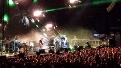 Kings Of Leon / Young the Giant / KONGOS on Sep 5, 2014 [664-small]