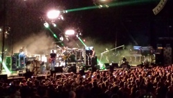 Kings Of Leon / Young the Giant / KONGOS on Sep 5, 2014 [666-small]