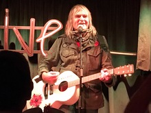 Mike Peters on Nov 10, 2017 [799-small]