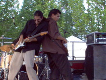 Los Lonely Boys on May 17, 2004 [607-small]