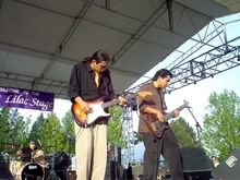 Los Lonely Boys on May 17, 2004 [626-small]