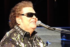 Ronnie Milsap  on Jan 17, 2020 [769-small]