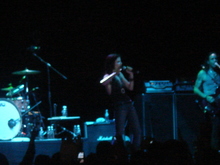 Dolores O'Riordan on Sep 5, 2007 [844-small]