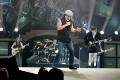 AC/DC / The Answer on Dec 12, 2008 [870-small]