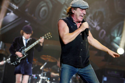 AC/DC / The Answer on Dec 12, 2008 [876-small]