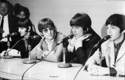 The Beatles on Aug 25, 1966 [200-small]