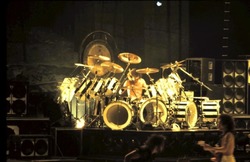 Van Halen on Jul 17, 1981 [059-small]