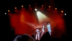 Thin Lizzy / Queen on Mar 18, 1977 [695-small]