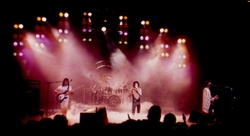 Thin Lizzy / Queen on Mar 18, 1977 [698-small]
