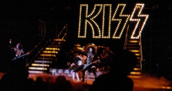 KISS / Cheap Trick on Jul 12, 1977 [752-small]
