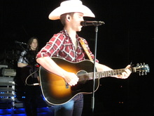 Justin Moore on May 23, 2013 [255-small]