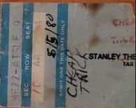 Cheap Trick / Off Broadway  on Jun 5, 1980 [280-small]