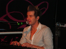 Secondhand Serenade / The White Tie Affair on Feb 12, 2009 [100-small]