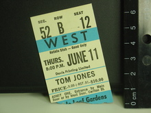 Tom Jones on Jun 11, 1971 [704-small]