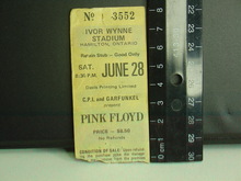 Pink Floyd on Jun 28, 1975 [724-small]