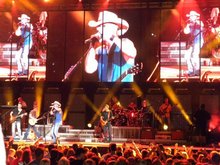 Kenny Chesney / Billy Currington / Uncle Kracker on Aug 4, 2011 [399-small]