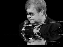 Elton John on Feb 24, 2012 [735-small]