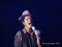 Bruno Mars on Aug 18, 2013 [037-small]