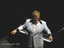 Elton John on Oct 23, 2018 [877-small]