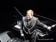 Elton John on Oct 23, 2018 [882-small]