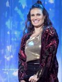 Idina Menzel on Aug 6, 2017 [004-small]