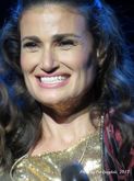 Idina Menzel on Aug 6, 2017 [009-small]