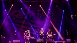 Steel Panther / Black Stone Cherry on Dec 18, 2020 [123-small]