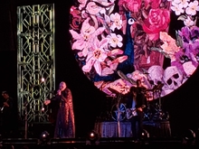 Metric / The Smashing Pumpkins on Aug 20, 2018 [568-small]