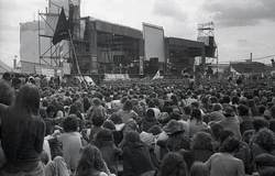 Reading Festival on Aug 22, 1975 [340-small]