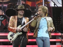 Bon Jovi on Feb 27, 2006 [428-small]