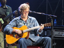 Eric Clapton on Jun 9, 2011 [236-small]