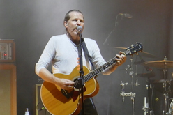 Del Amitri / Trashcan Sinatras on Jul 20, 2018 [072-small]