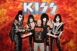 KISS / Five Finger Death Punch on Jun 11, 2013 [915-small]