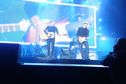 Bryan Adams on Nov 23, 2014 [111-small]