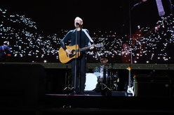 Bryan Adams on Nov 23, 2014 [112-small]