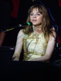 Gabrielle Aplin on Sep 28, 2015 [134-small]