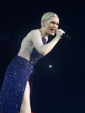 Jessie J on Nov 1, 2013 [225-small]