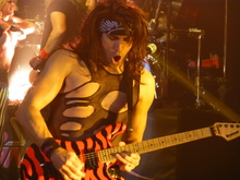 Steel Panther / Falling Red on Nov 10, 2012 [562-small]