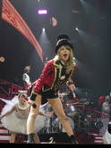 Taylor Swift / Emeli Sandé / The Vamps on Feb 10, 2014 [570-small]