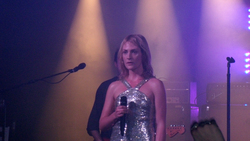 Metric / Band of Skulls on Dec 1, 2009 [322-small]