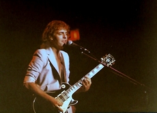 Peter Frampton / Simms Brothers Band on Oct 27, 1979 [404-small]