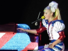 JOJO Siwa  / The Belles Official on Oct 31, 2019 [786-small]