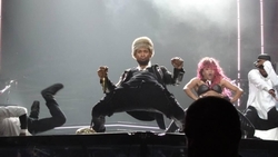 Usher / August Alsina / DJ Cassidy on Dec 12, 2014 [535-small]
