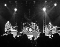 Los Lonely Boys on Oct 12, 2017 [737-small]