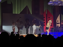 St. Vincent / Ali Macofsky on Oct 5, 2021 [322-small]