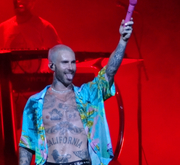 Maroon 5 / Blackbear on Sep 24, 2021 [908-small]