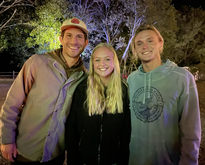 The Elovaters / Surfer Girl on Oct 17, 2021 [962-small]
