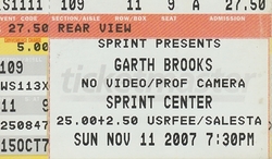 Garth Brooks / Trisha Yearwood on Nov 11, 2007 [037-small]
