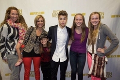 Justin Bieber / Carly Rae Jepsen on Oct 23, 2012 [573-small]