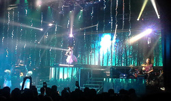 Lindsey Stirling / Federal Empire on Nov 12, 2016 [152-small]
